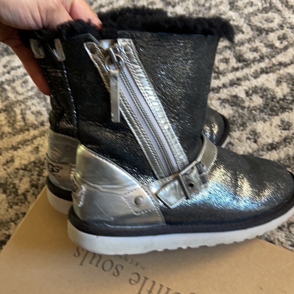 UGG - Picture 4 of 8